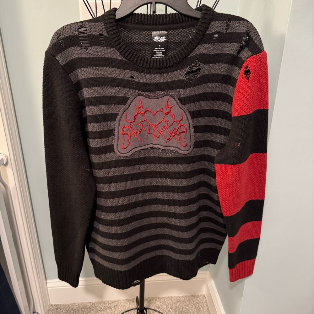 NEW Swixxz Cyber Heart sweater Small S Red Small Women’s